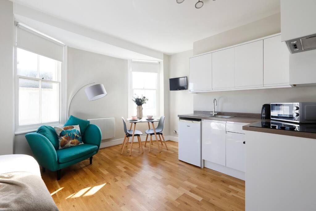 Cosy Studio Flat Moments From The Beach, Kemptown Brighton Exterior foto